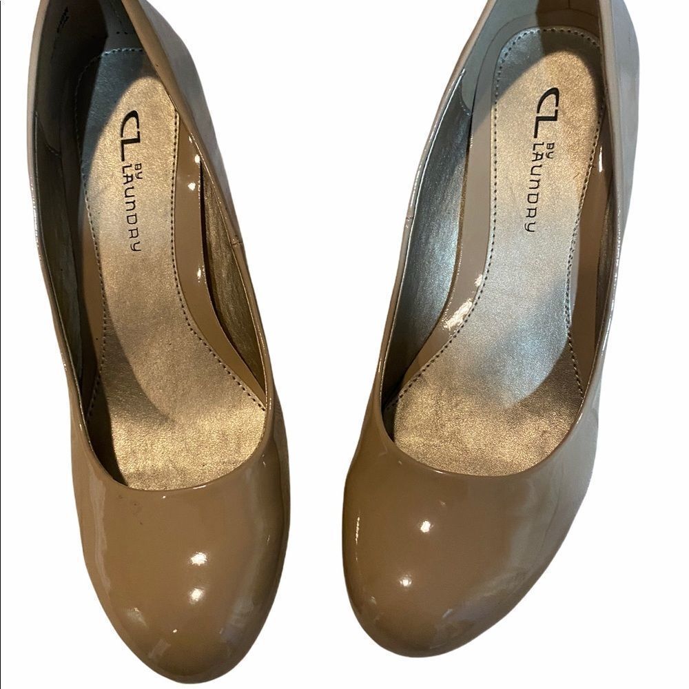 CL By Laundry Women’s Dress Taupe Wedges • 9 wide